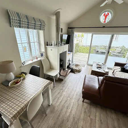 The Lobster Pot House - Part Of The The Bay Village With Pool, Gym And Direct Access, Pub, Restaurant, Tennis And Meadows Walks Nyaraló