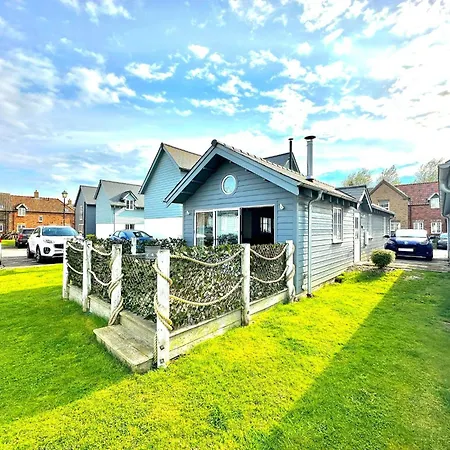 The Lobster Pot House - Part Of The The Bay Village With Pool, Gym And Direct Access, Pub, Restaurant, Tennis And Meadows Walks 펜션 파일리