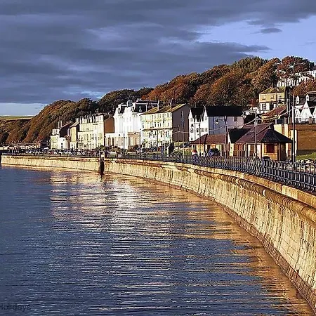 The Lobster Pot House - Part Of The The Bay Village With Pool, Gym And Direct Access, Pub, Restaurant, Tennis And Meadows Walks *