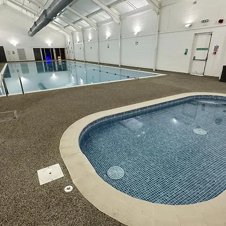 The Lobster Pot House - Part Of The The Bay Village With Pool, Gym And Direct Access, Pub, Restaurant, Tennis And Meadows Walks * Filey